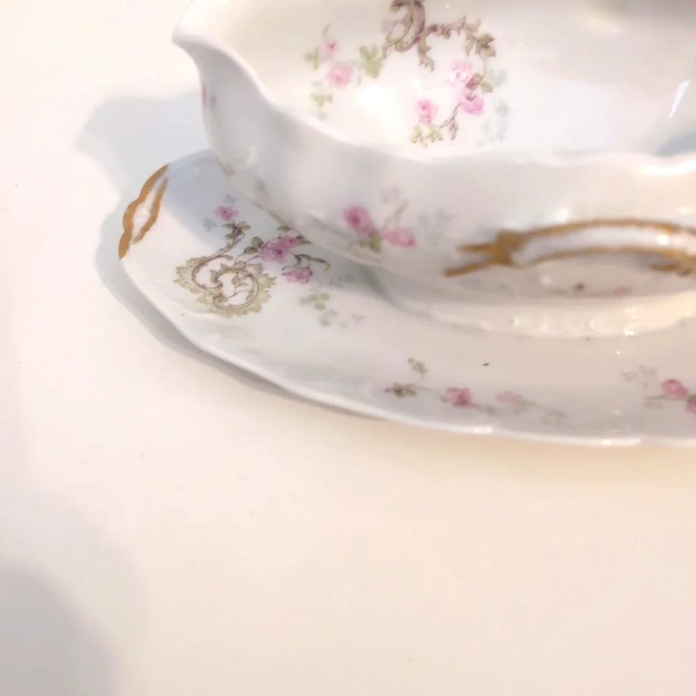 HAVILAND LIMOGES‎ Floral GRAVY BOAT 1900-1919 France Antique